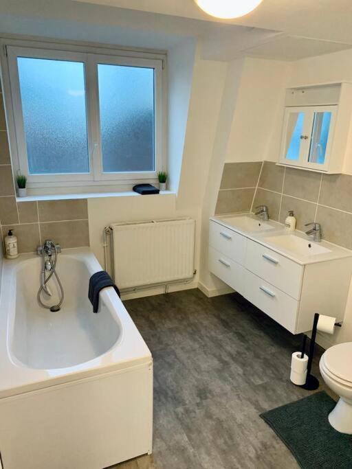 Maison 3 Chambres - 600M Metro Marbrerie - Lille Mons-en-Baroeul Eksteriør bilde